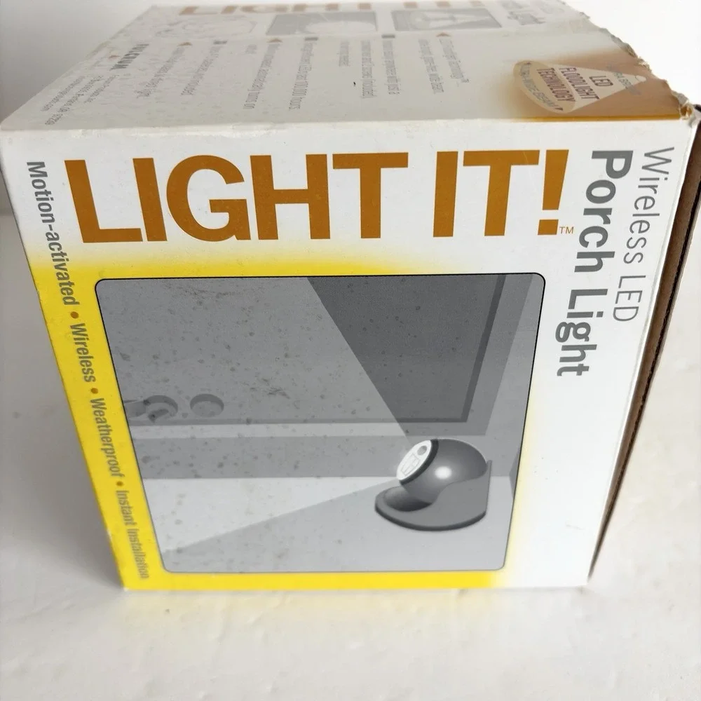 LIGHT IT! Outdoor Light Wireless Motion Activated LED #20031-101 New Bronze